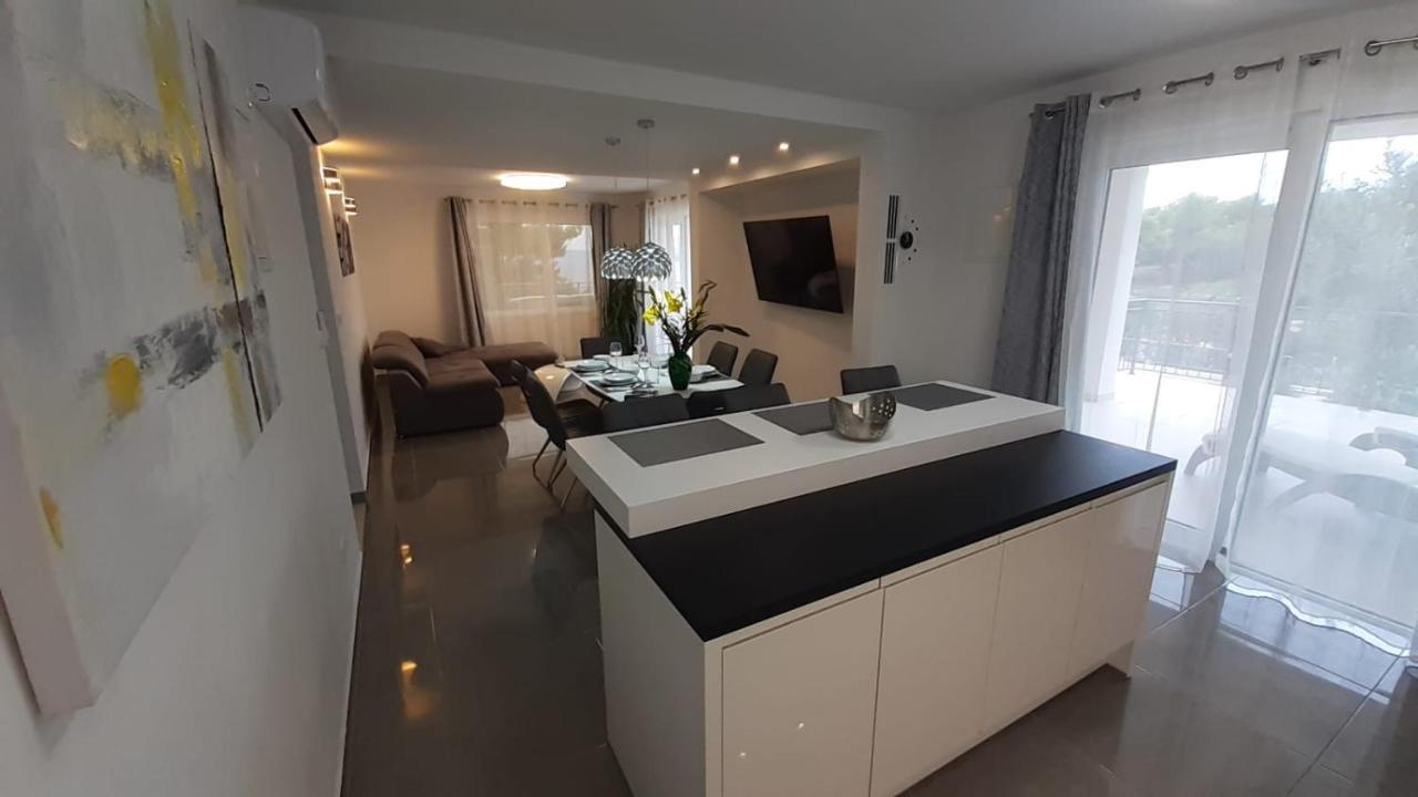 Holiday Hvar Lux Basina Exterior foto
